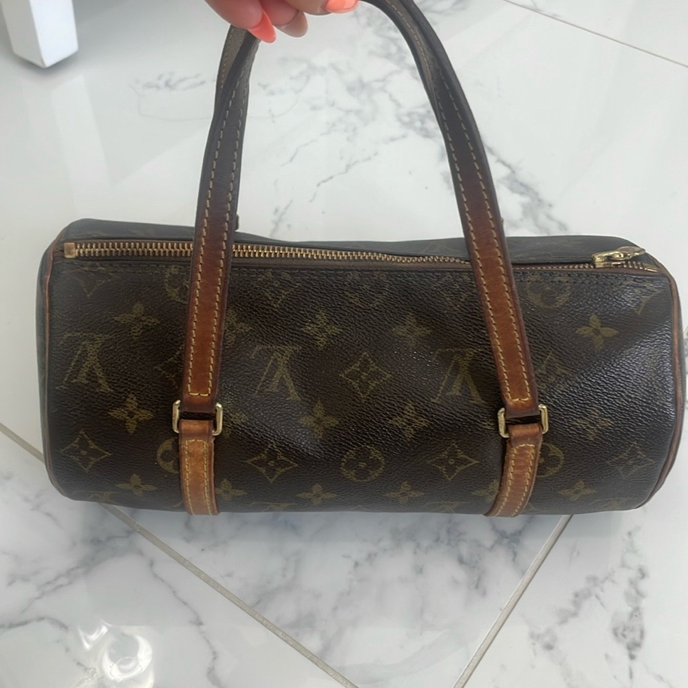 Authentic Louis Vuitton Vintage PaPilon Monogram 26 Monogram used Bag